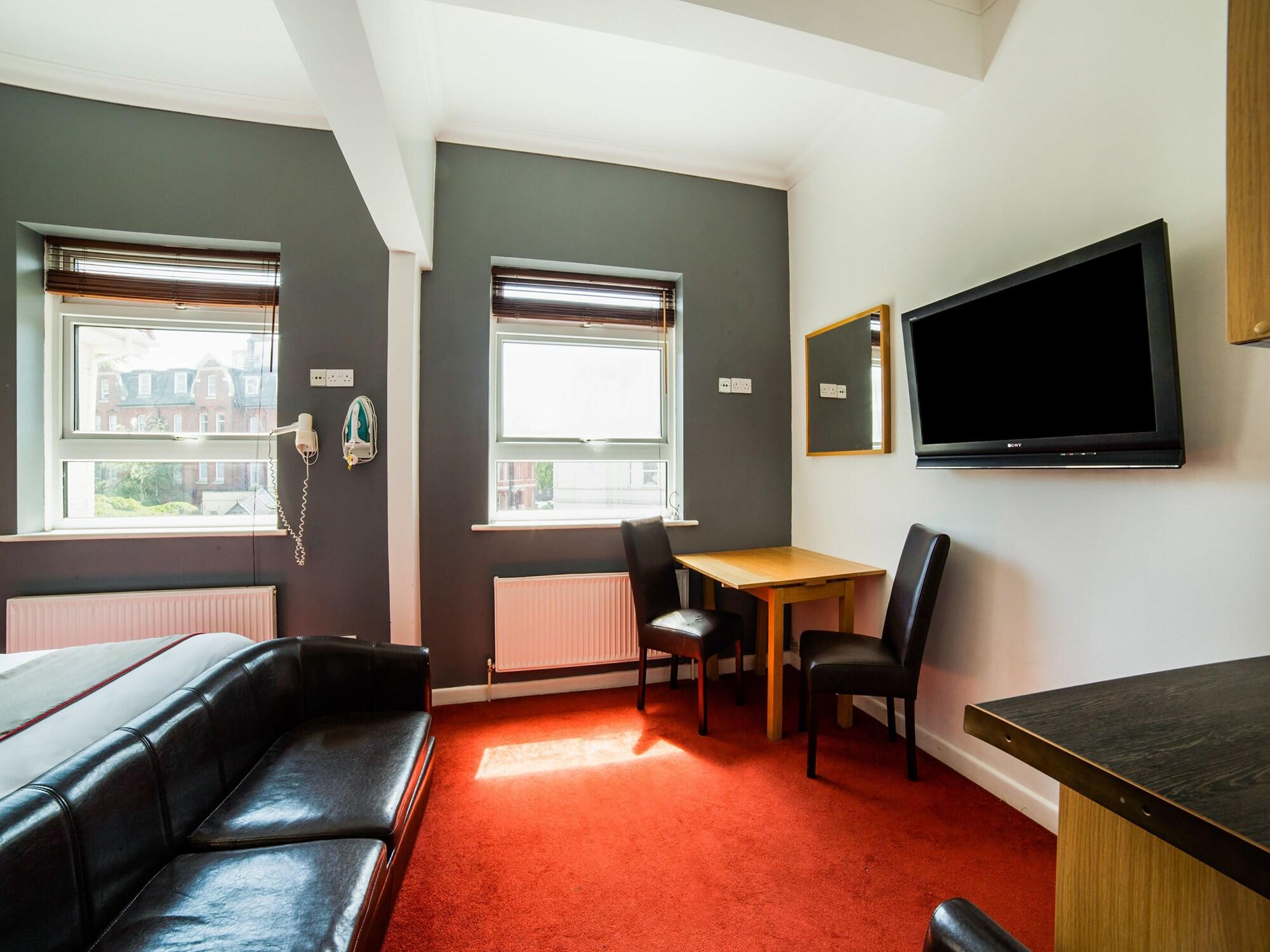 Hotel Oyo Kingsley 3*