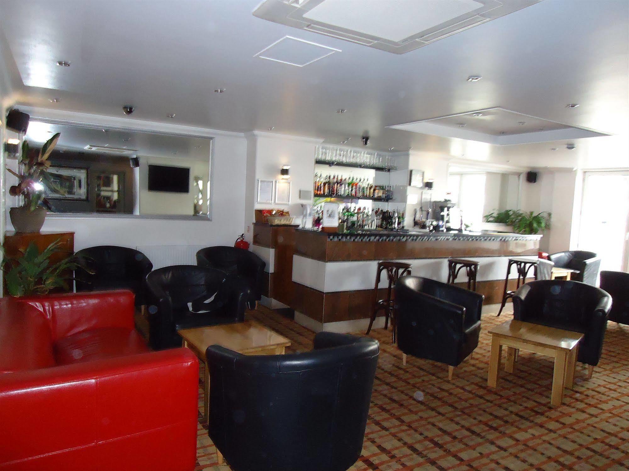 Hotel Oyo Kingsley 3*